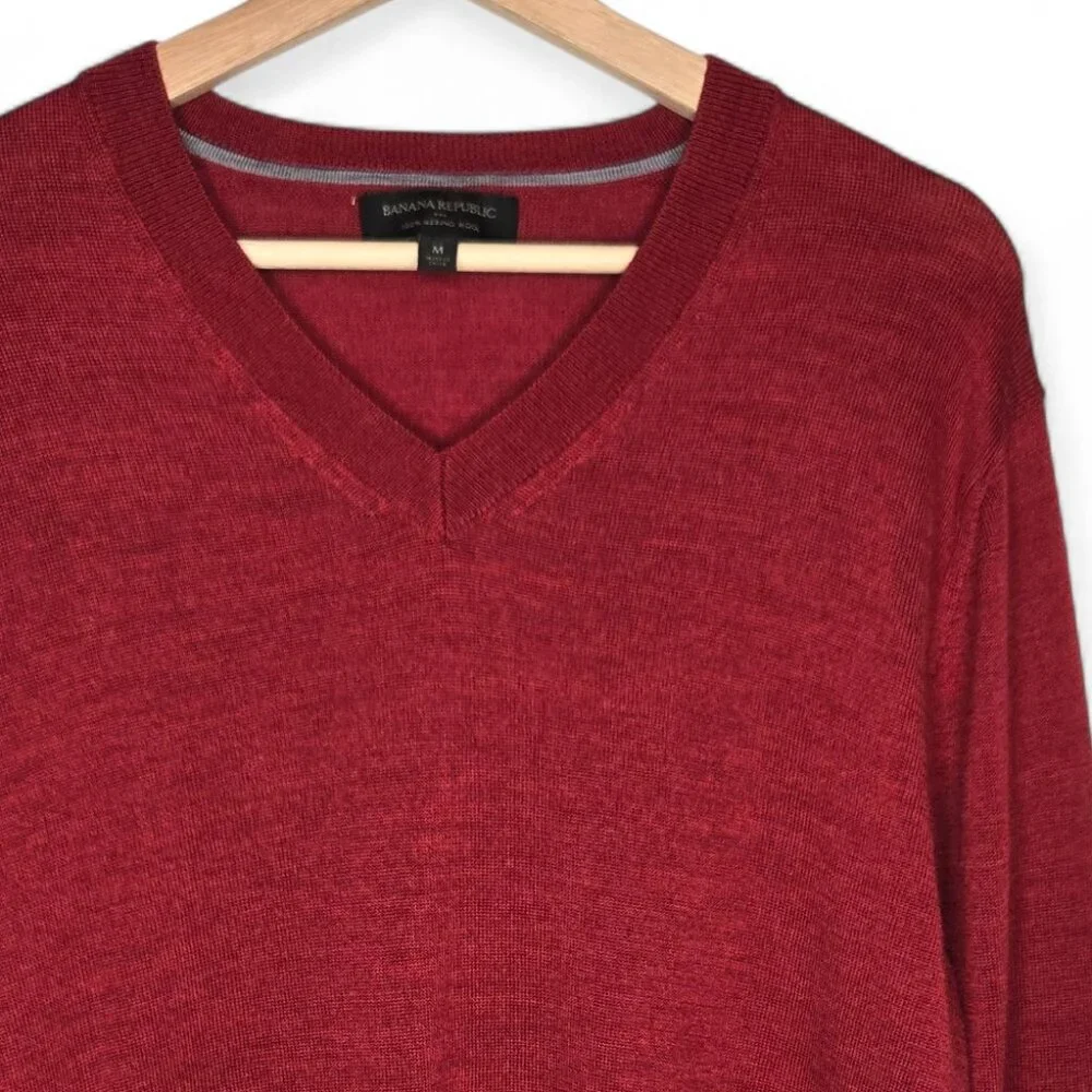 Banana Republic 100% Merino Wool Red‎ Sweater Men's V Neck Preppy Office M